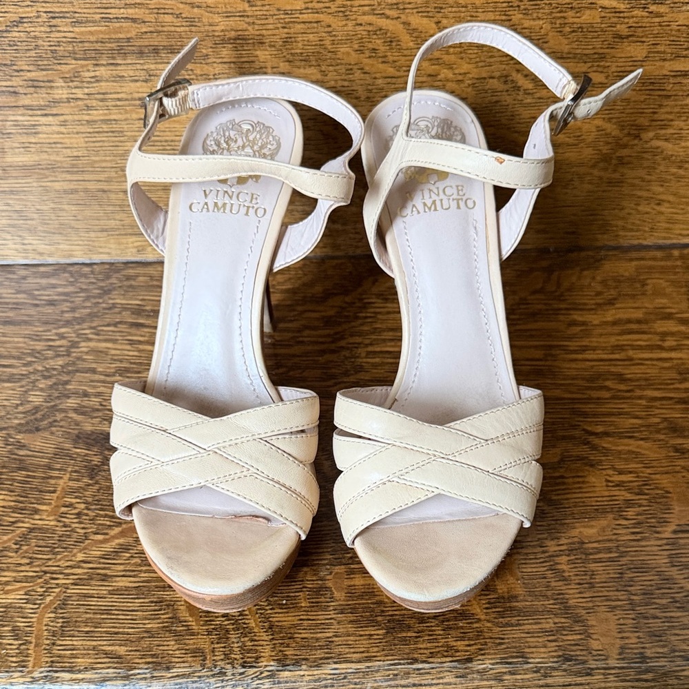 Vince Camuto Women's Tan Strappy Sandals